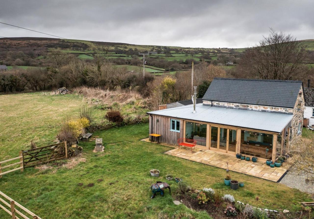 Penrhiw - A Country Cottage With Mountain Views Newport  Eksteriør billede